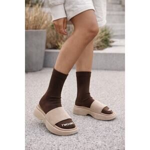 TWOOBS Sockys Crew Socks, in Hot Choccy,  O/S NWT Organic Cotton Ribbed